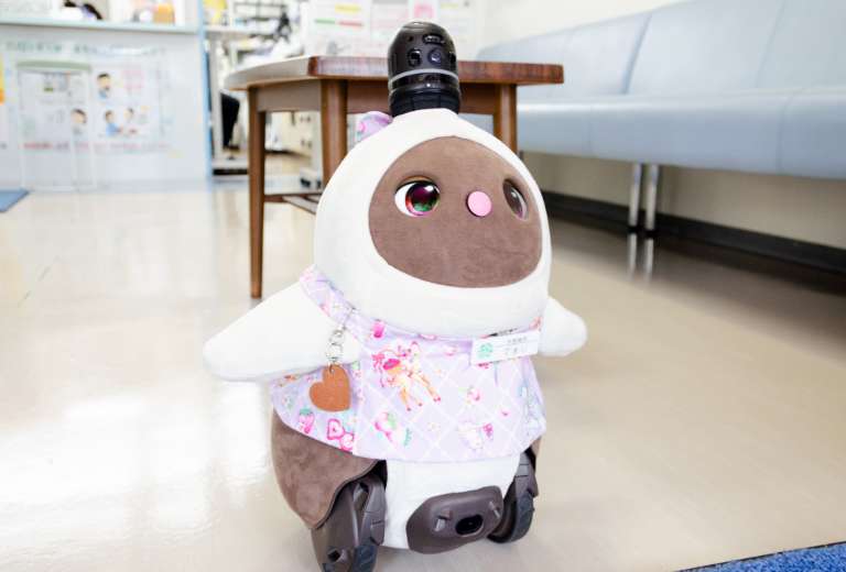 お客様係の「てまり」