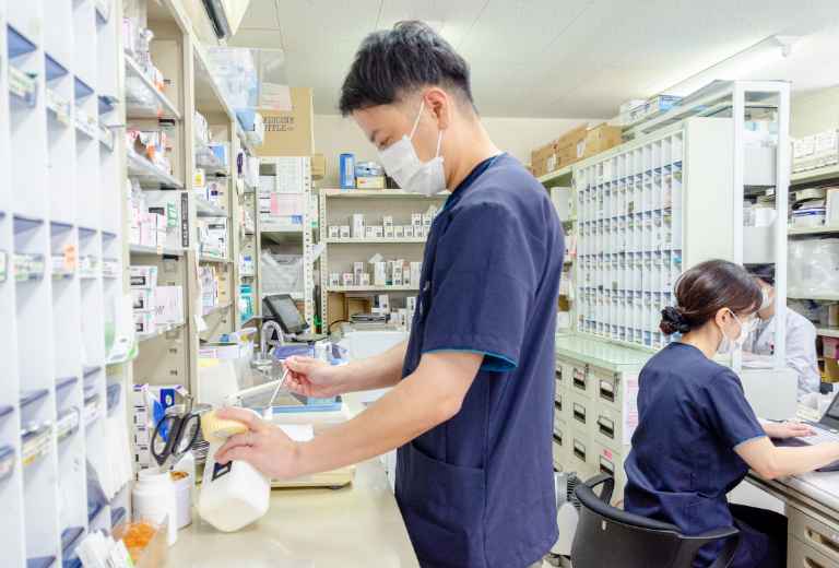 お客様係の「てまり」